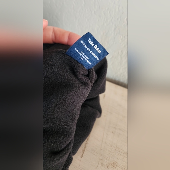 Beautiful Cable Knit Black Hat with Lining - NWT George Brand - Picture 6 of 6